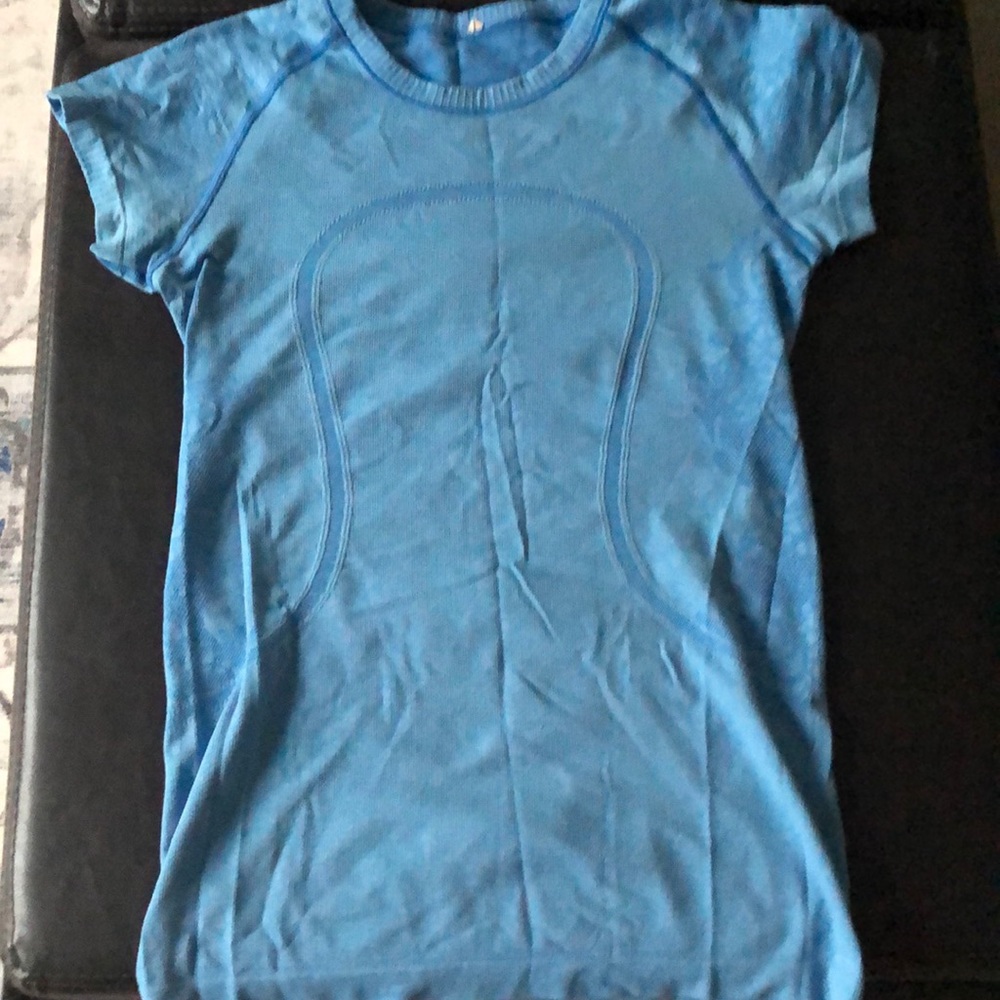 Lululemon short sleeve top